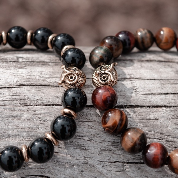 Onyx Stone Bracelet With Gold Owl Charm Detailed - Picture 1 of 7